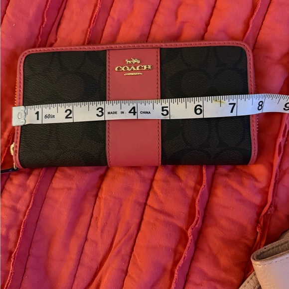 Coach Pink and Brown Wallets Elegant Design - Picture 5 of 12